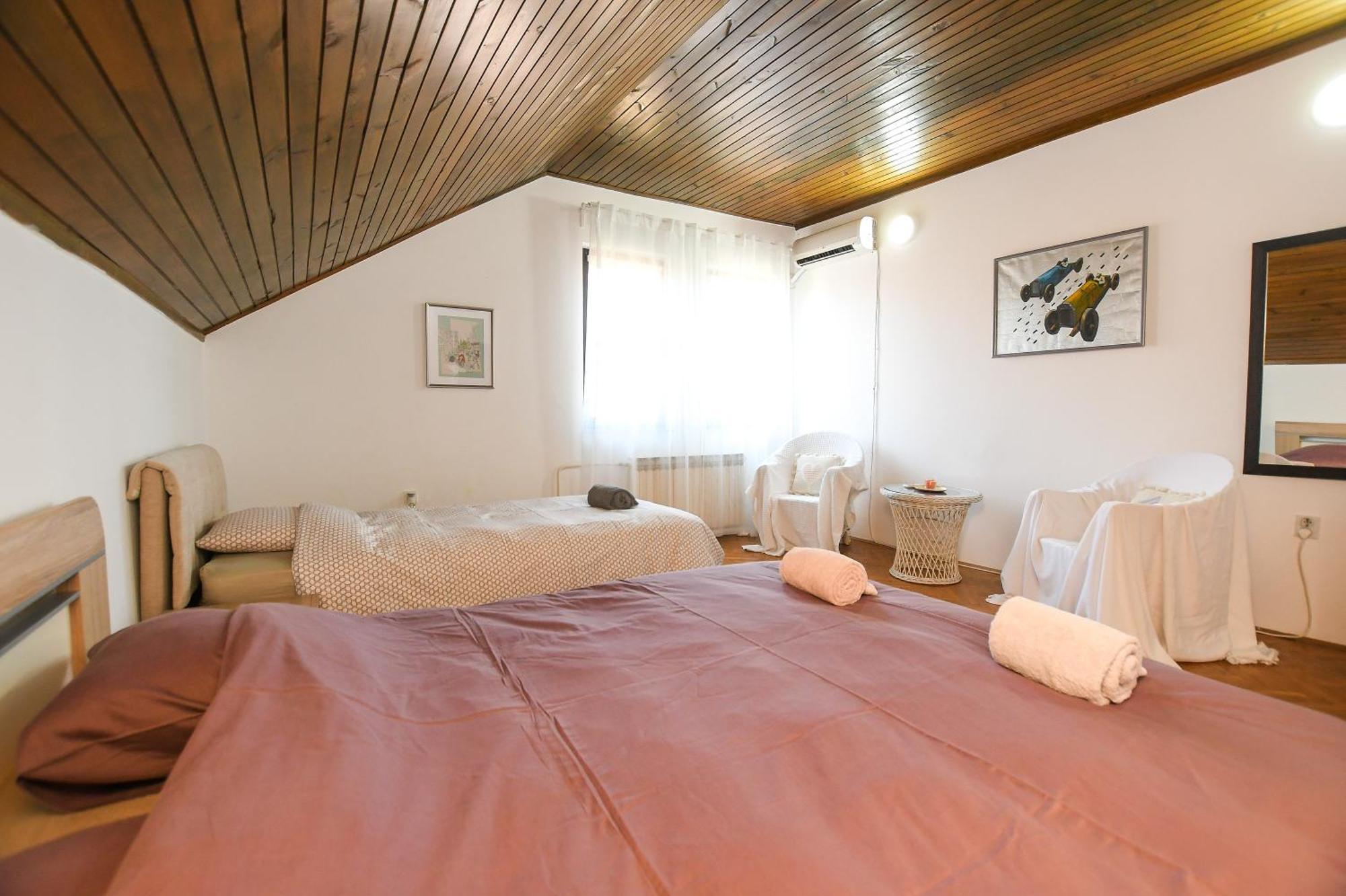 Villa Mina Kladovo, 5-Bedroom Villa With Pool For Up To 12 People Ngoại thất bức ảnh
